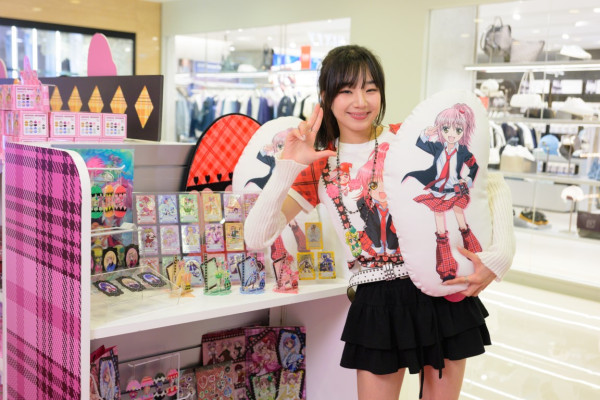 全港首个《守护甜心！》期间限定店6.13登陆海港城！4大打卡位/逾50款首发周边梦幻登场/复古抽卡机