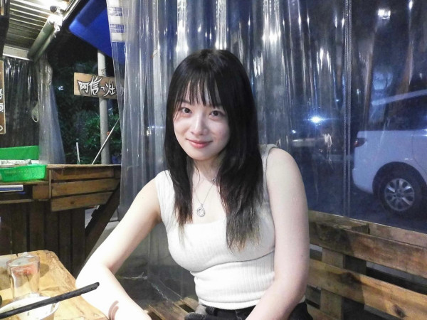 TVB上位小花宣布与圈外男友分手!亲证回复单身:过去半年真系唔太开心