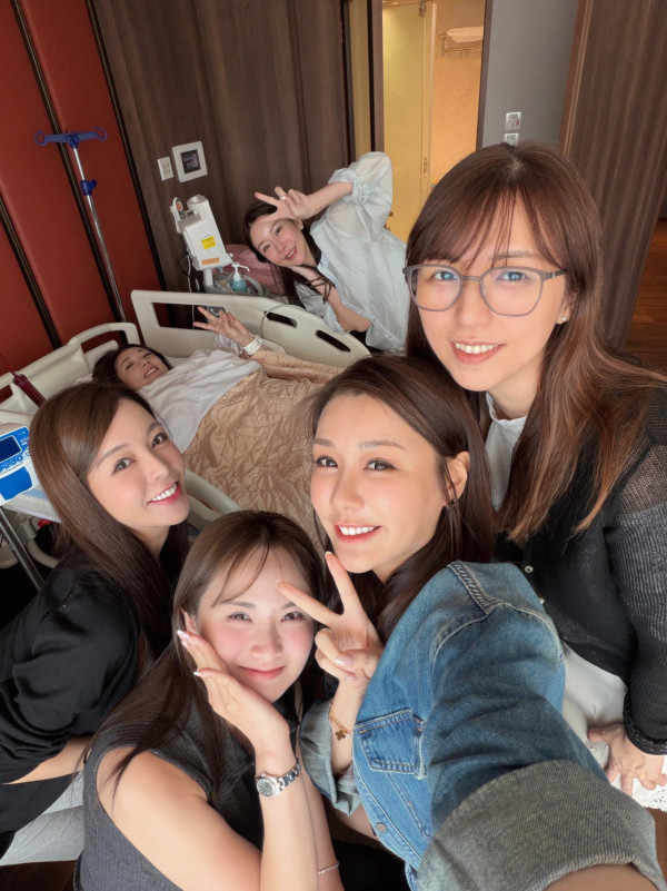 蔡嘉欣「拜金式坐月」收千支玫瑰花炫富！體積大過BB床超巨型誇張過求婚