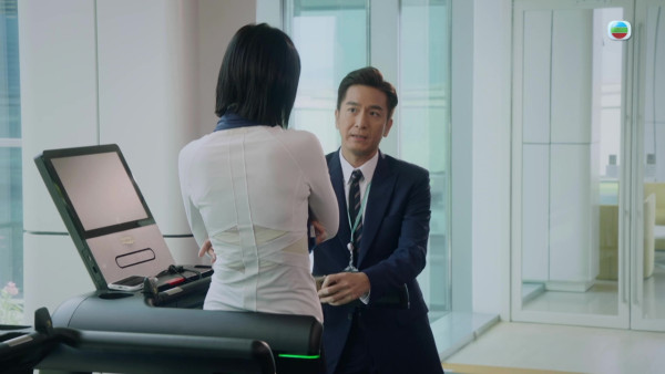 飛常日誌II丨高海寧貼身運動服晒「天花板S身形」 全身零贅肉完美Carry極蝦人著造型