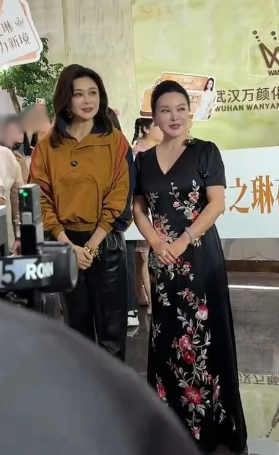 關之琳路人生圖曝光63歲真實容貌！驚現五官僵硬面容引嚇窒網民︰咩事腫成咁