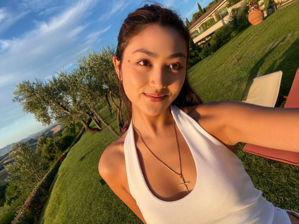 任達華21歲愛女任晴佳晒1米8完美身材!混血感顏值大眼高鼻超模氣場全開