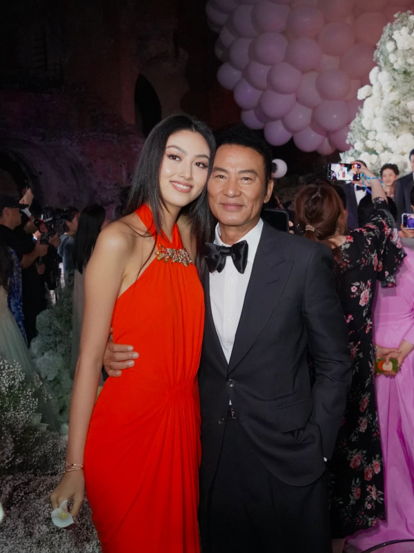 任達華21歲愛女任晴佳晒1米8完美身材!混血感顏值大眼高鼻超模氣場全開