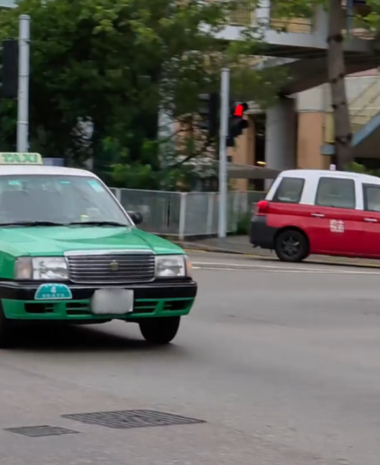 的士拒讓救護車遭轟冷血！內行反揭1大無奈苦衷 讓路隨時自招檢控？