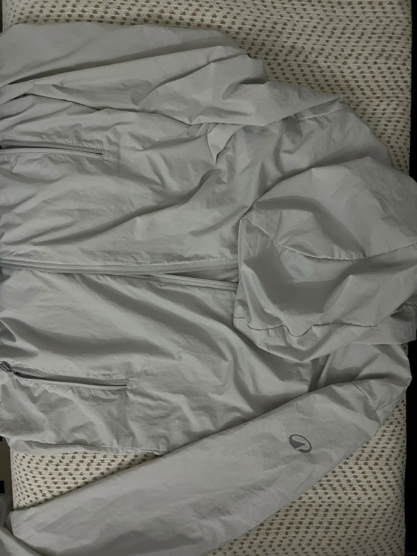 平過Uniqlo！迪卡儂$149防曬衣瘋搶 網民揭1缺點：風吹變太空人