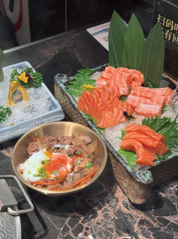 一緒壽喜燒自助(圖片來源:小紅書@🐷🐷侠) 父親節北上|深圳5大高性價比自助餐推介!低至0位壽喜燒、50層高空360度旋轉餐廳