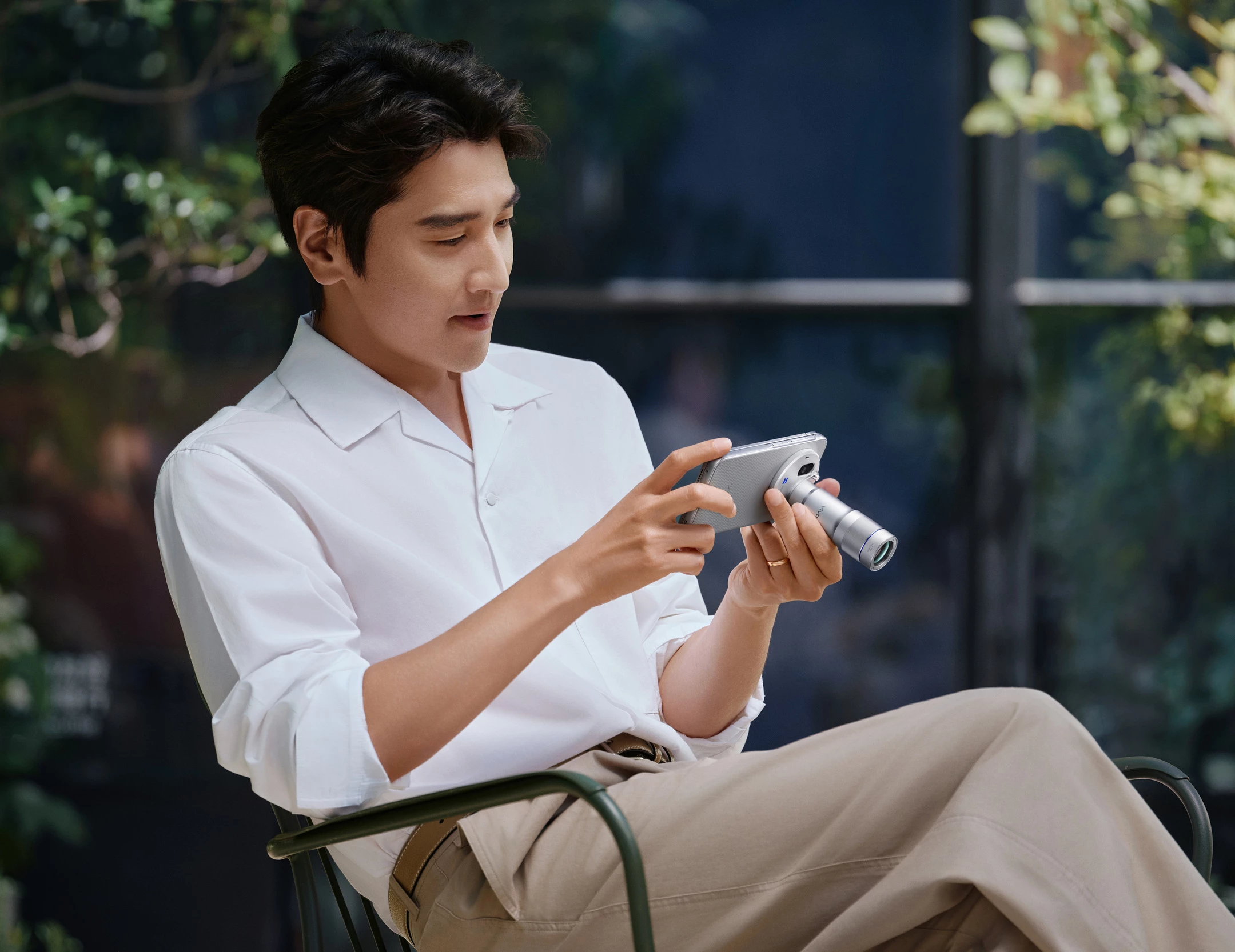 vivo X Fold6 定於 6 月 26 日發布　四色機身官宣、首搭天璣 9500 超能版　AI 辦公大屏旗艦來了