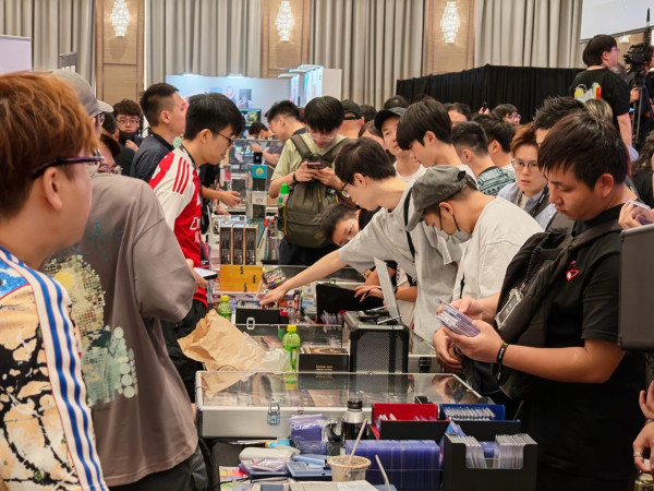 【現場直擊】Grade10 FEST Summer 2026 灣仔開幕　逾千萬元寶可夢珍稀卡震撼登場　古惑仔 TCG 全球首發掀搶購熱潮