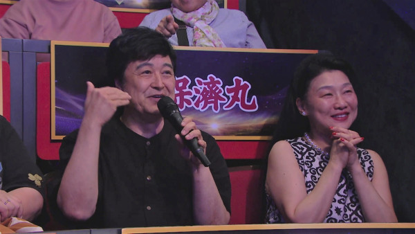 中年好聲音4|前無綫金牌司儀攜妻由多倫多飛返港 力撐「中4舞王」鄭家聲:我睇住佢大