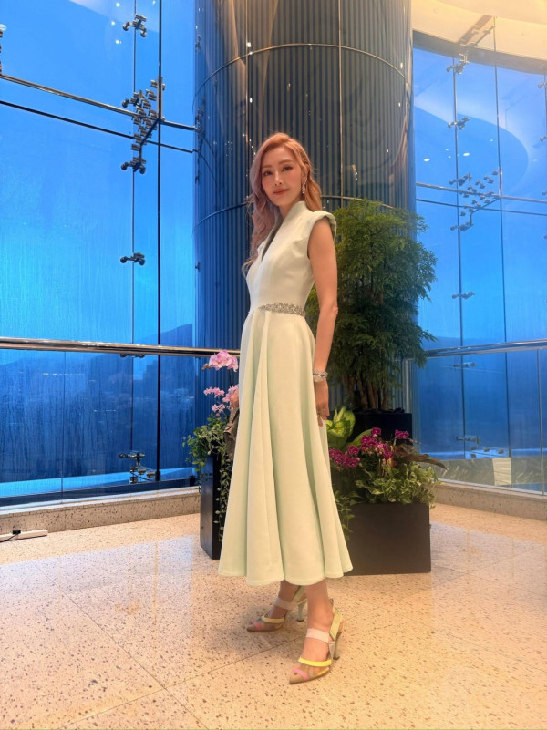 李嘉欣零滤镜生图曝光，56岁最真实容貌！一部位惊现显老痕迹无所遁形