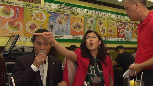内地客控诉茶餐厅2人得1杯水歧视？港人爆笑平反揭真相 附茶餐厅潜规则