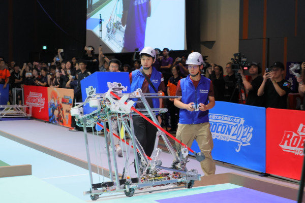「武林至尊」機械人大賽 2026 港大奪冠!9 間大專院校 300 名學生 AI 實戰,8 月主場出戰 ABU Robocon 國際賽