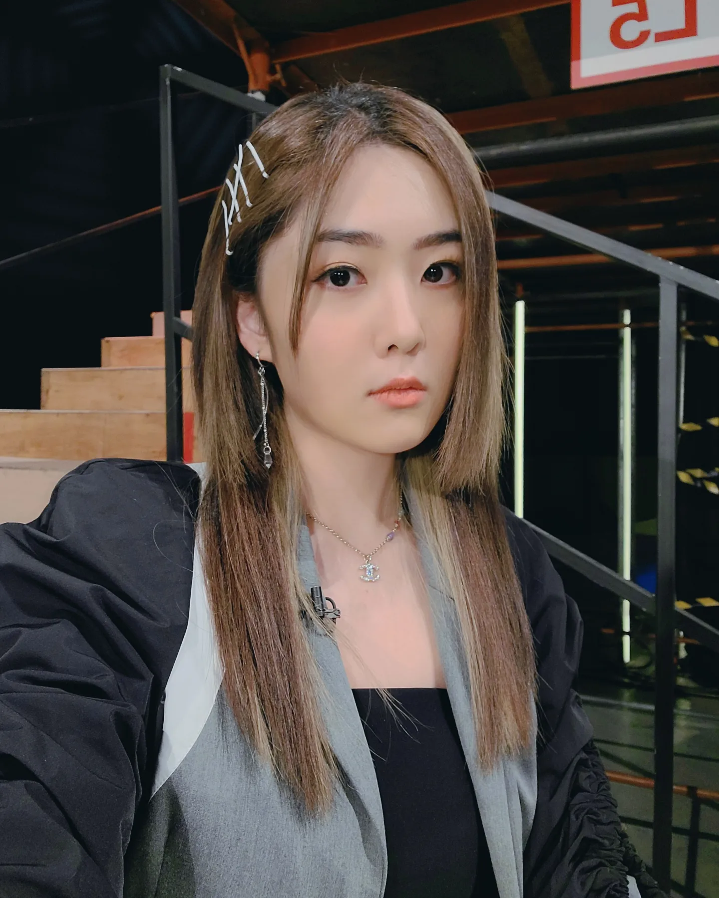 聲夢小花峇里比堅尼大解放原來深藏不露!心口開超大窿波濤洶湧衝擊眼球