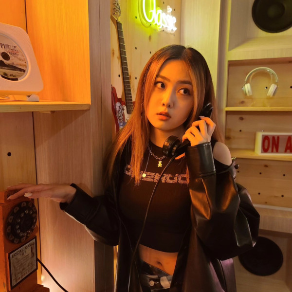 聲夢小花峇里比堅尼大解放原來深藏不露！心口開超大窿波濤洶湧衝擊眼球