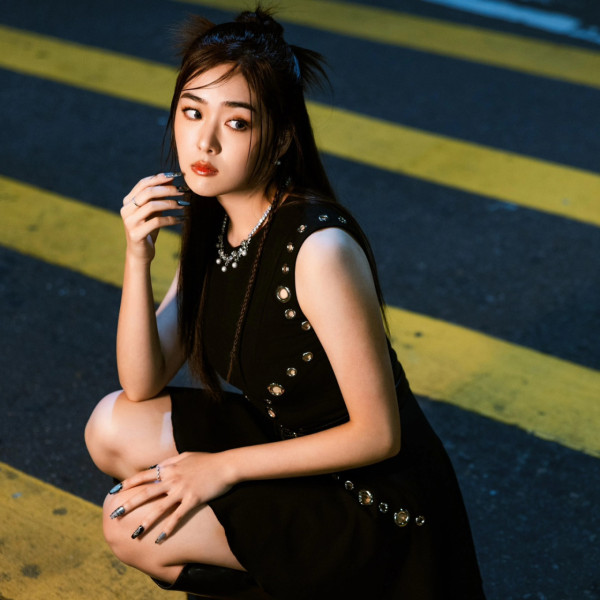 聲夢小花峇里比堅尼大解放原來深藏不露!心口開超大窿波濤洶湧衝擊眼球