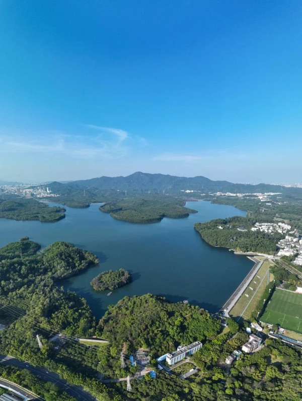 圖片來源:小紅書@深圳周末去哪 深圳西麗塔正式開放免費入場!360°湖景打卡、俯瞰西麗湖日落秘景 附地址交通