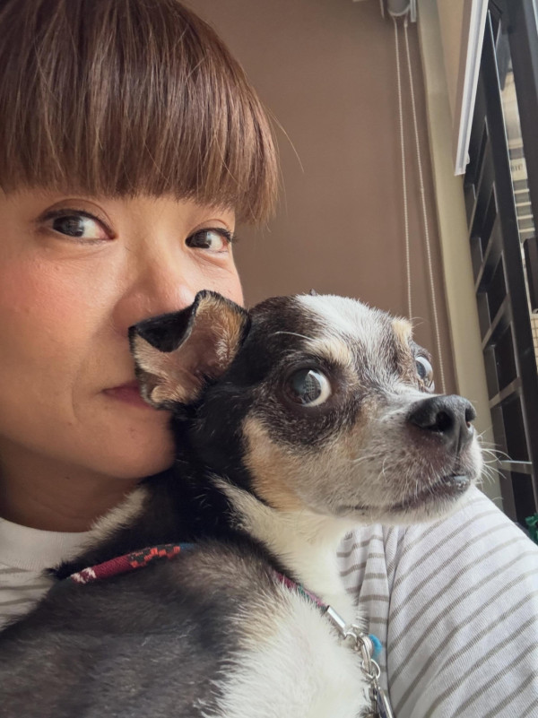 小儀悲痛撰長文痛失細佬佬離世!晒黑白合照淚別:安然接受生命最尾