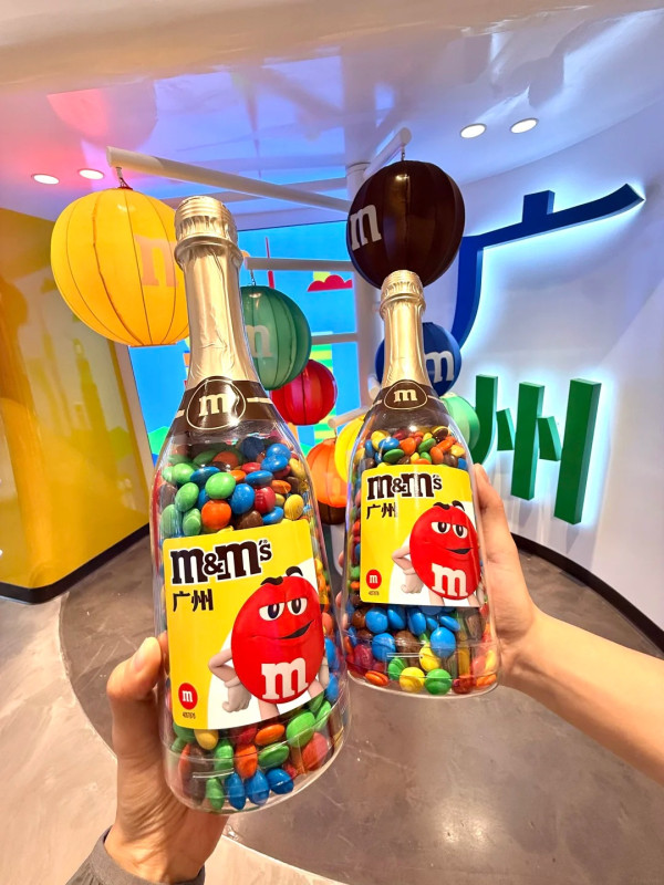 廣州北京路M&M’S旗艦店打卡攻略！彩虹玻璃牆、自選M&M'S牆、多款限定周邊 