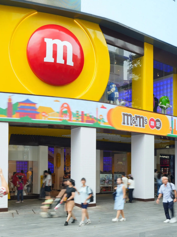 廣州北京路M&M’S旗艦店打卡攻略！彩虹玻璃牆、自選M&M'S牆、多款限定周邊 