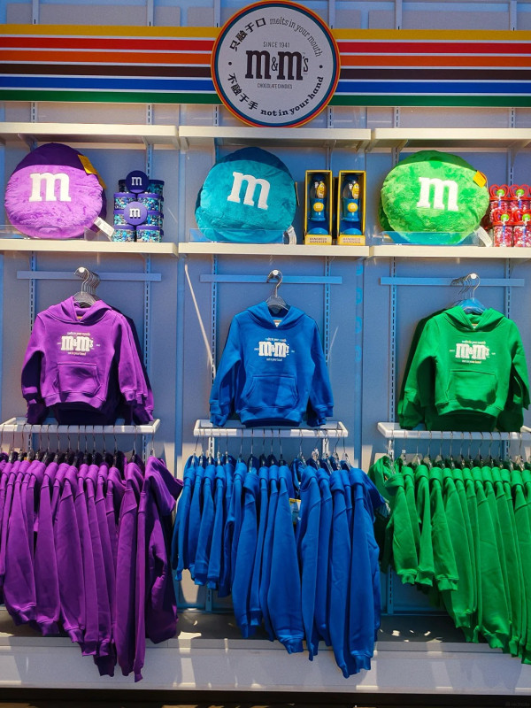 廣州北京路M&M’S旗艦店打卡攻略！彩虹玻璃牆、自選M&M'S牆、多款限定周邊 