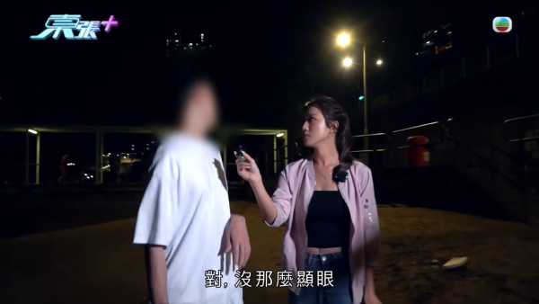 深井扔狗屎狂徒遭抓现行后镜头前认怂道歉!摄影师都忍不出声戳破大话