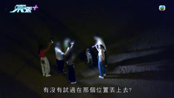 深井扔狗屎狂徒遭抓现行后镜头前认怂道歉！摄影师都忍不出声戳破大话