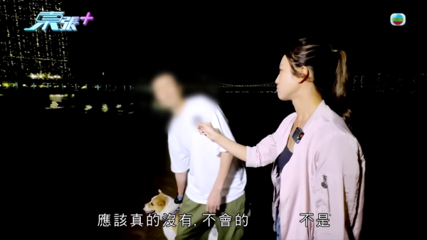 深井扔狗屎狂徒遭抓现行后镜头前认怂道歉!摄影师都忍不出声戳破大话