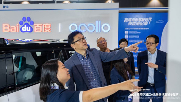 「蘿蔔快跑」在港狂飆 23 萬公里適應右軚 車博會展 RT6 自動駕駛車 孫東：具示範作用 