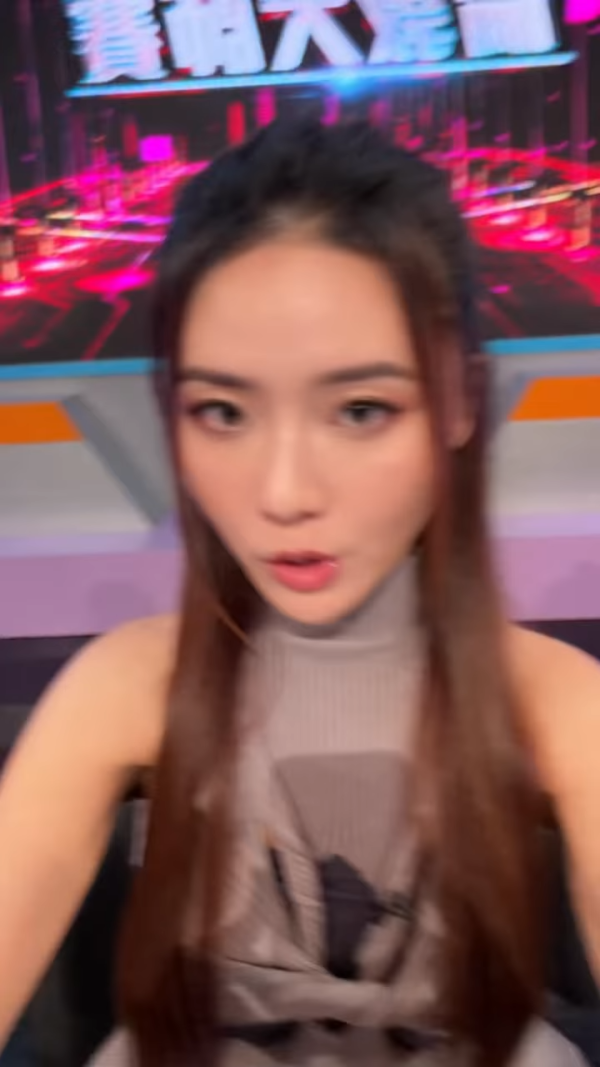 戴祖儀遭撞崩門牙痛到即時死掩嘴！兇手係呢位靚仔小生 一分手即許承諾負責任
