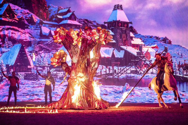 歐洲殿堂級魔幻馬術劇場《CAVALLUNA》來港舉行亞洲首演！9月啟德隆重上演！限定8場／54匹歐洲名駒