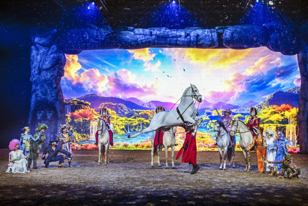歐洲殿堂級魔幻馬術劇場《CAVALLUNA》來港舉行亞洲首演！9月啟德隆重上演！限定8場／54匹歐洲名駒