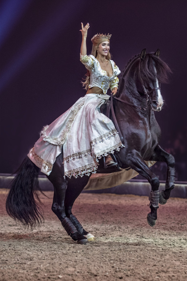 歐洲殿堂級魔幻馬術劇場《CAVALLUNA》來港舉行亞洲首演！9月啟德隆重上演！限定8場／54匹歐洲名駒