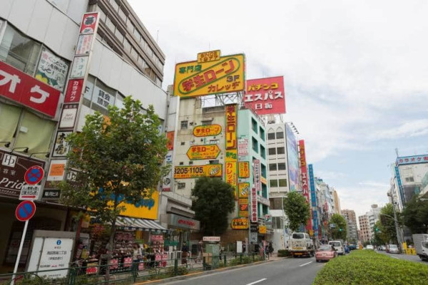 高田馬場自由行｜東京高田馬場住宿交通全攻略！ 打卡村上春樹圖書館、玩轉兩層高復古街機中心 