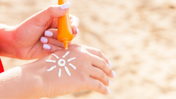 防晒攻略|擦SPF 100防晒不用再补?SPF 30够不够防护?专家揭秘防晒正确用法+黄金使用时间