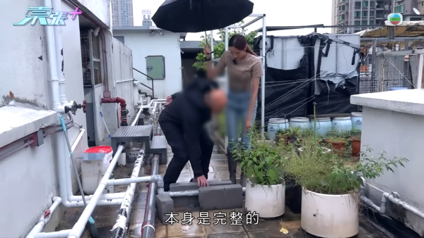 深水埗病態「雜物姐」強佔大廈天台當貨倉 ！玩殘升降機撞爛鹹水喉 老公怒斥死性不改