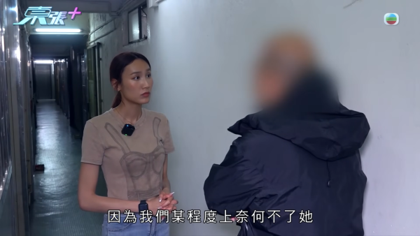 深水埗病態「雜物姐」強佔大廈天台當貨倉 ！玩殘升降機撞爛鹹水喉 老公怒斥死性不改