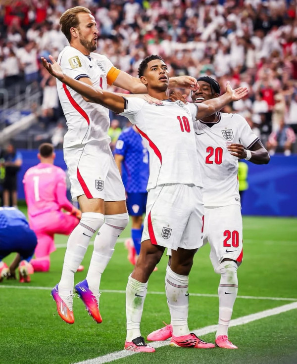 世界杯2026｜精选8位小鲜肉球星逐个看！日本中村敬斗、贝林厄姆、18岁天才亚马尔成热搜