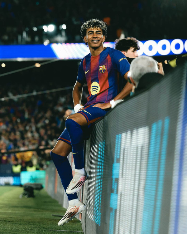 世界杯2026｜精选8位小鲜肉球星逐个看！日本中村敬斗、贝林厄姆、18岁天才亚马尔成热搜
