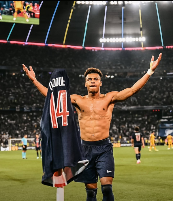 世界杯2026｜精选8位小鲜肉球星逐个看！日本中村敬斗、贝林厄姆、18岁天才亚马尔成热搜