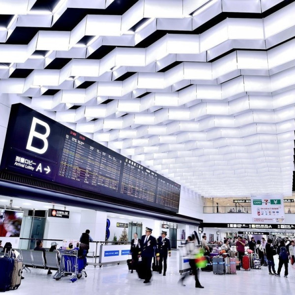 成田機場(圖片來源:日本国家旅游局) 東京台場自由行|精選景點6大推薦!浪漫彩虹橋散步、玩轉JOYPOLIS室內過山車 附交通及酒店