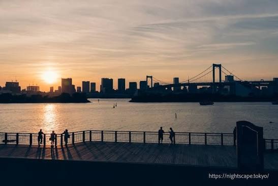 台場海濱公園(圖片來源:東京夜景ナビ) 東京台場自由行|精選景點6大推薦!浪漫彩虹橋散步、玩轉JOYPOLIS室內過山車 附交通及酒店