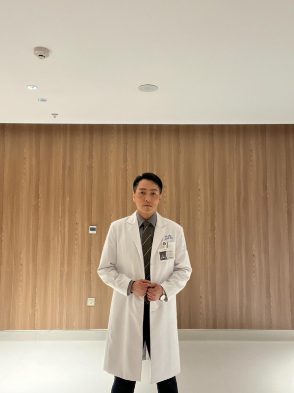 42歲TVB男藝人突然宣佈「轉跑道」 曾奪最佳男配角驚傳引退：做左十幾年