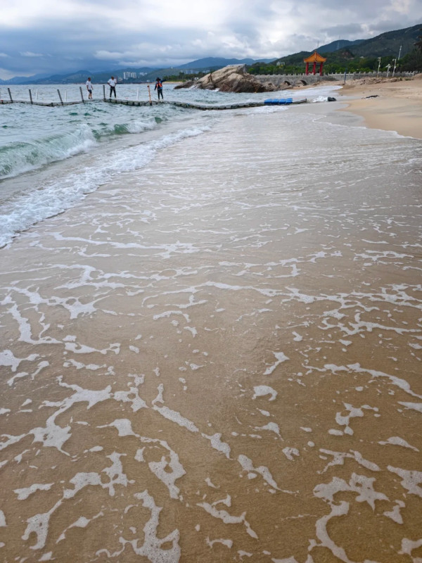 沙魚湧沙灘,圖片來源:小紅書@一颗苹果 深圳好去處|8大深圳小眾景點推介!避開人潮慢遊藝術古村、山海秘境 附地址交通