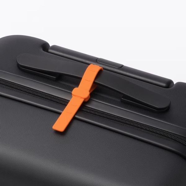 搭飛機怕拎錯篋？日本搶爆MUJI$19行李識別圈 揭綁遮電話線隱藏用法