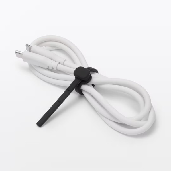 搭飛機怕拎錯篋？日本搶爆MUJI$19行李識別圈 揭綁遮電話線隱藏用法