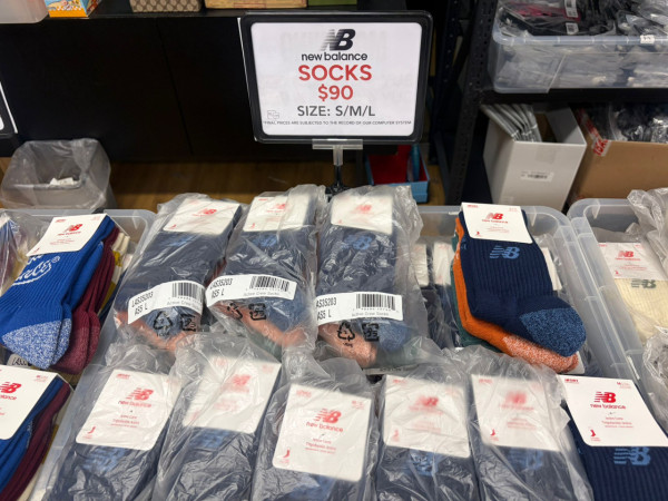 開倉優惠｜New Balance開倉低至2折！現場直擊 IU、張員瑛同款波鞋$539起 服飾/配件$90起