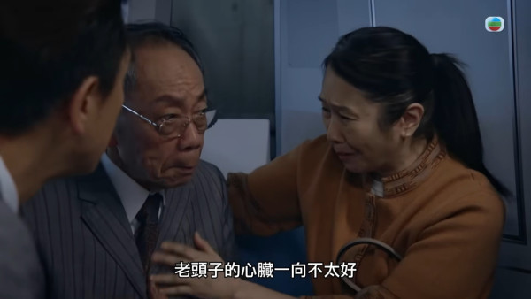 飛常日誌II丨馬國明熬通頂孭足臨演伯伯兩小時 拍逃亡戲盡顯體力體貼力