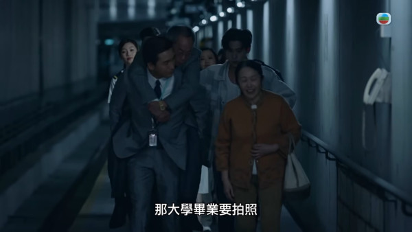 飛常日誌II丨馬國明熬通頂孭足臨演伯伯兩小時 拍逃亡戲盡顯體力體貼力