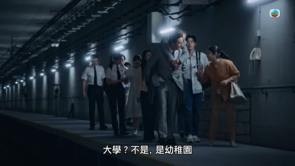 飛常日誌II丨馬國明熬通頂孭足臨演伯伯兩小時 拍逃亡戲盡顯體力體貼力