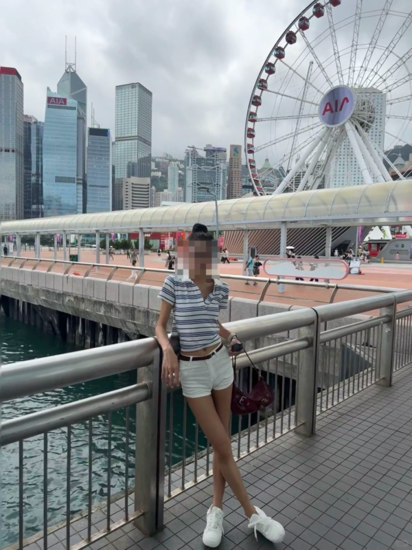內地女控訴在港旅遊遭不友善對待 稱港鐵站內蹲着等車時被擲一物 